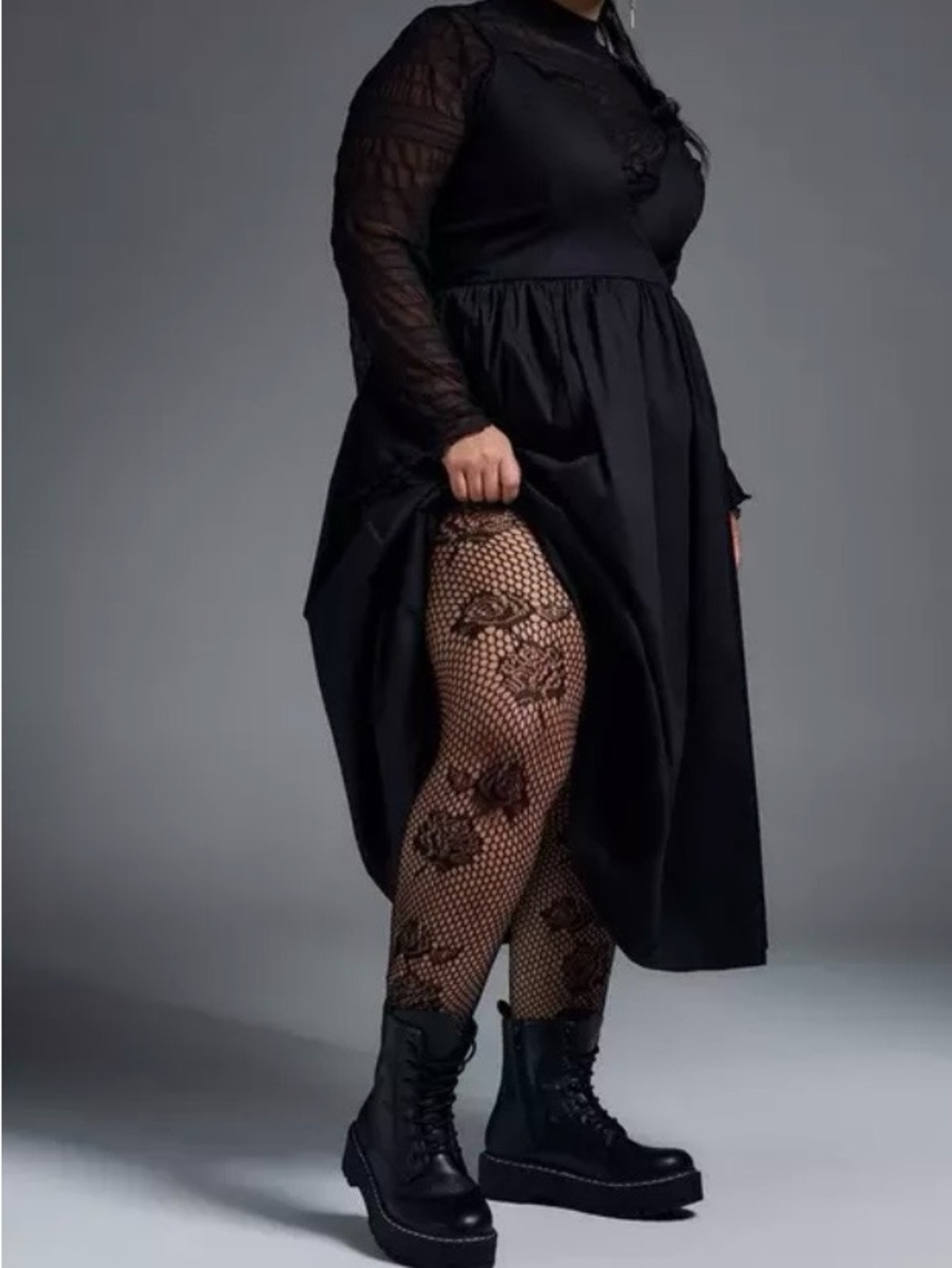 Torrid Black Fishnet Floral Tights - Nightfall Sz 1/2